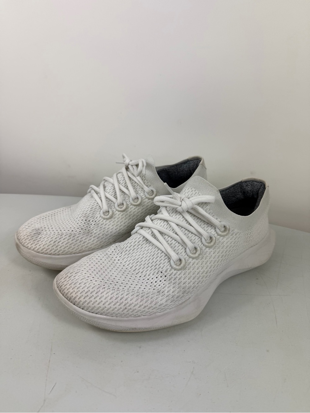 Allbirds Men’s Low Top Knit Lace-Up Athletic Sneakers White Casual Activewear